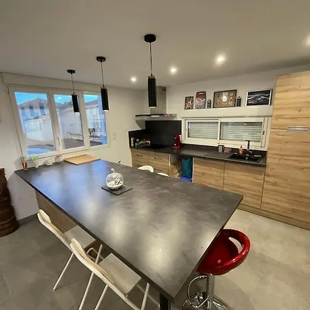 Holiday home Maison Climatise 6 Personnes Proche Ocean
