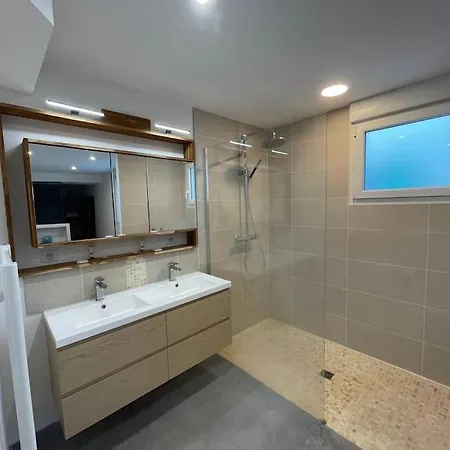 Holiday home Maison Climatise 6 Personnes Proche Ocean *